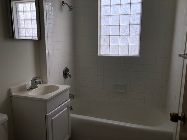 Building Photo - Three-Bedroom, 1-Bath House