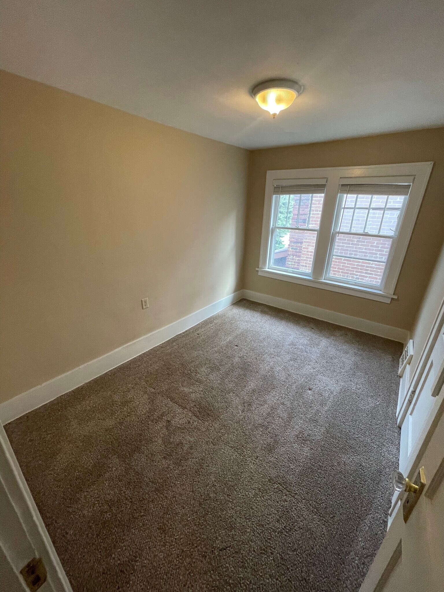 Building Photo - 122 N 38th St