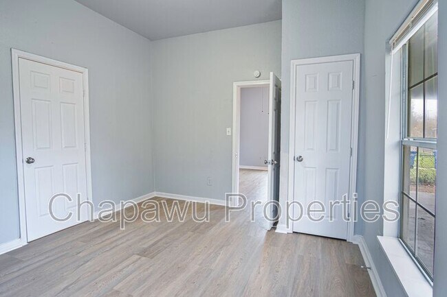 Building Photo - 1412 Hays St
