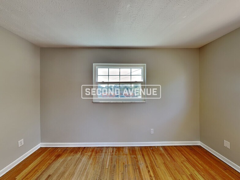 Building Photo - 5943 Jaguar Dr W