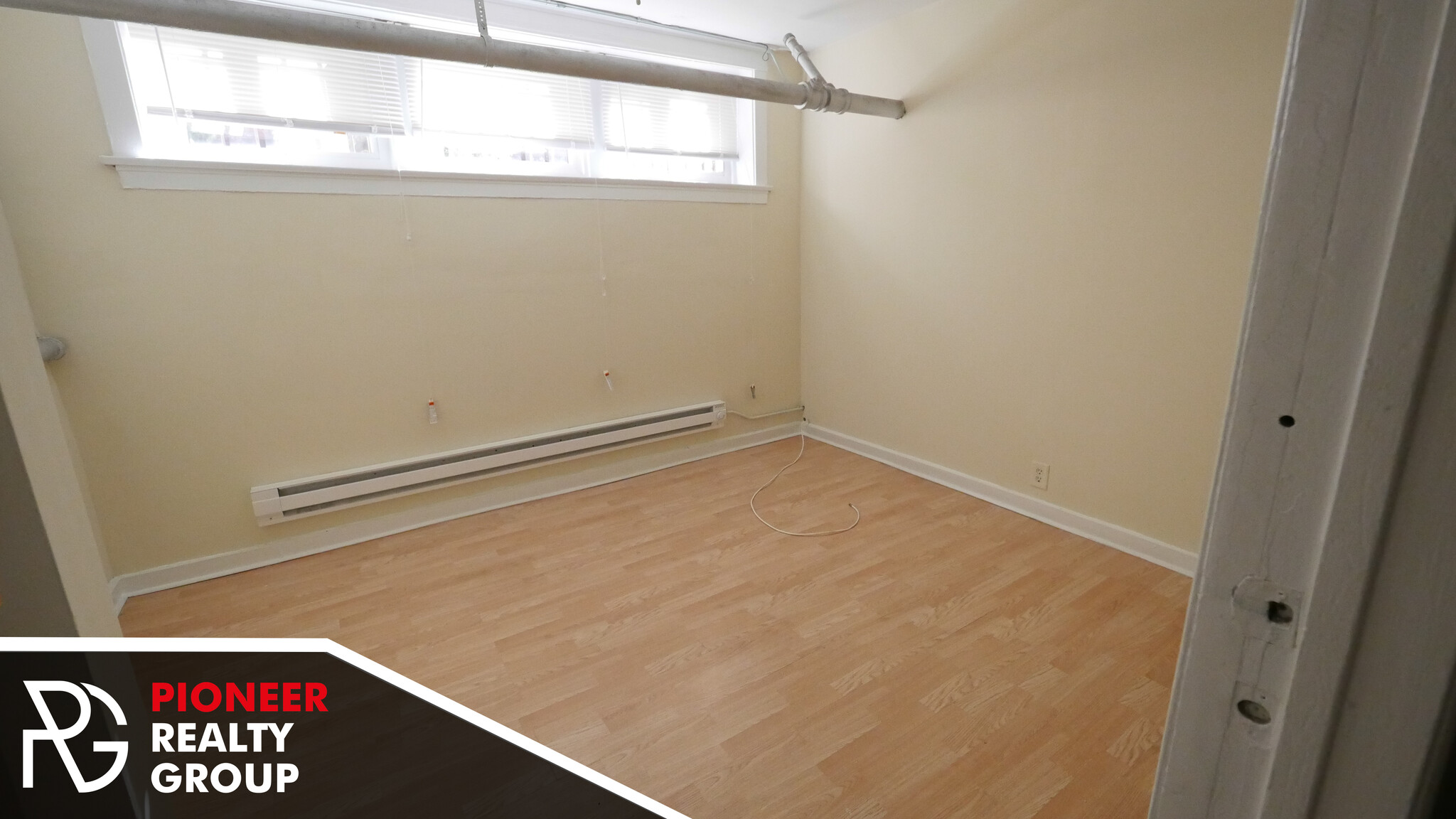 Building Photo - 4423 N Wolcott Ave