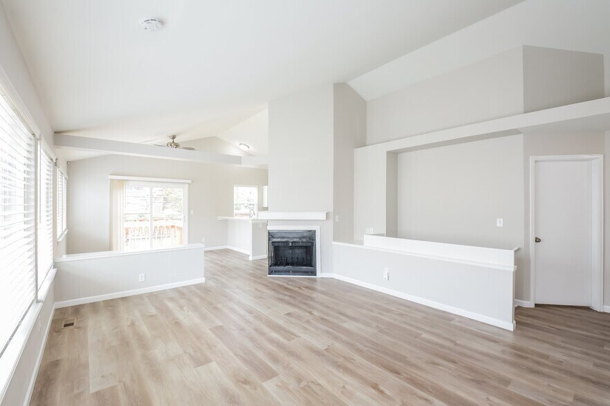 Building Photo - 7165 Routt St