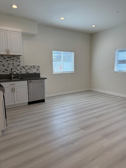 Building Photo - 10561 Tujunga Canyon Blvd