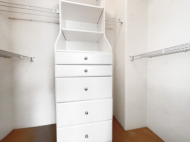 Building Photo - Pet-Friendly Townhouse with Central A/C