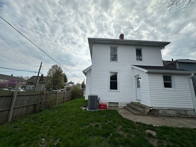 Building Photo - 157 Sherman Ave