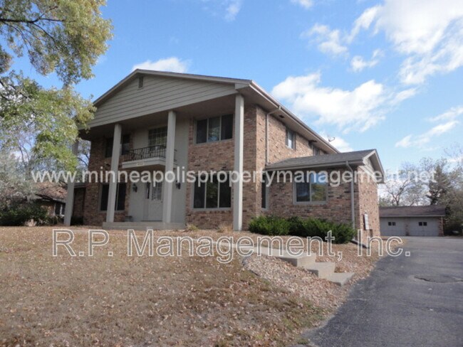 Building Photo - 4200 Valley View Rd