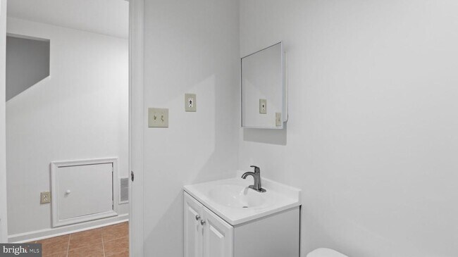 Building Photo - 2628 Deer Ridge Dr