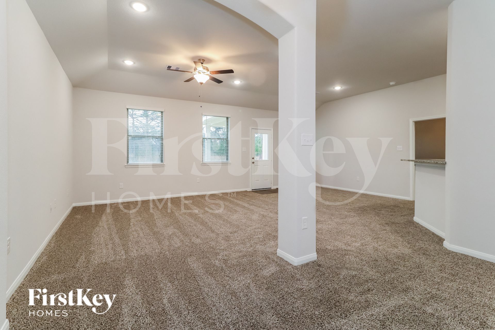 Building Photo - 14755 Country Club Dr