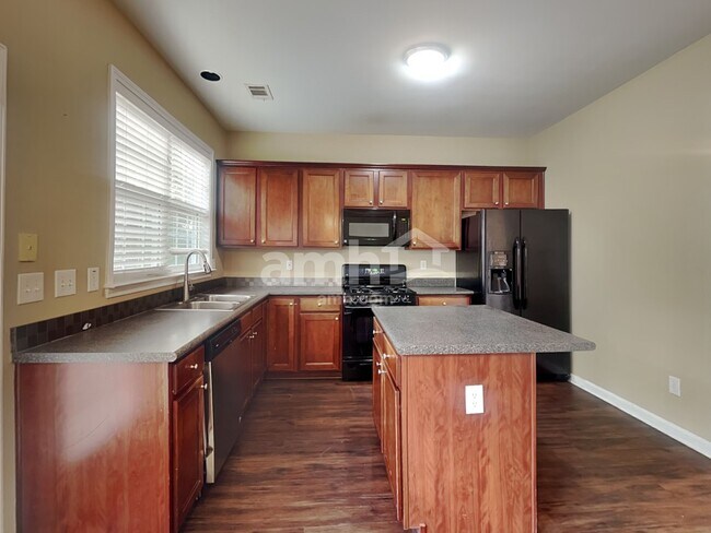 Building Photo - 3695 Moor Pointe Dr