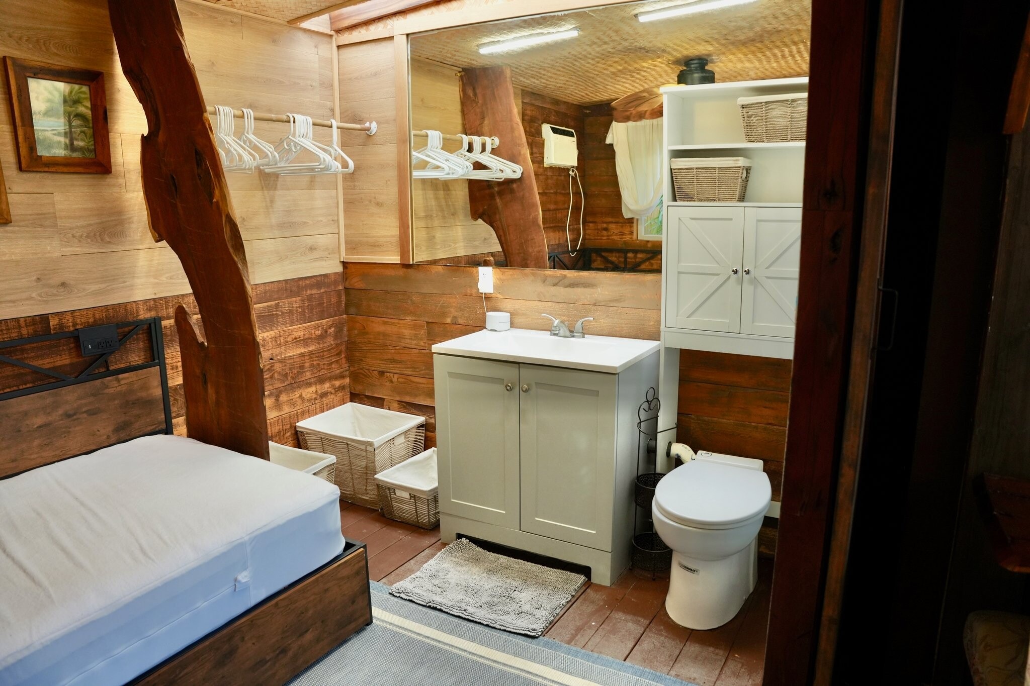Building Photo - 293 Alaume St