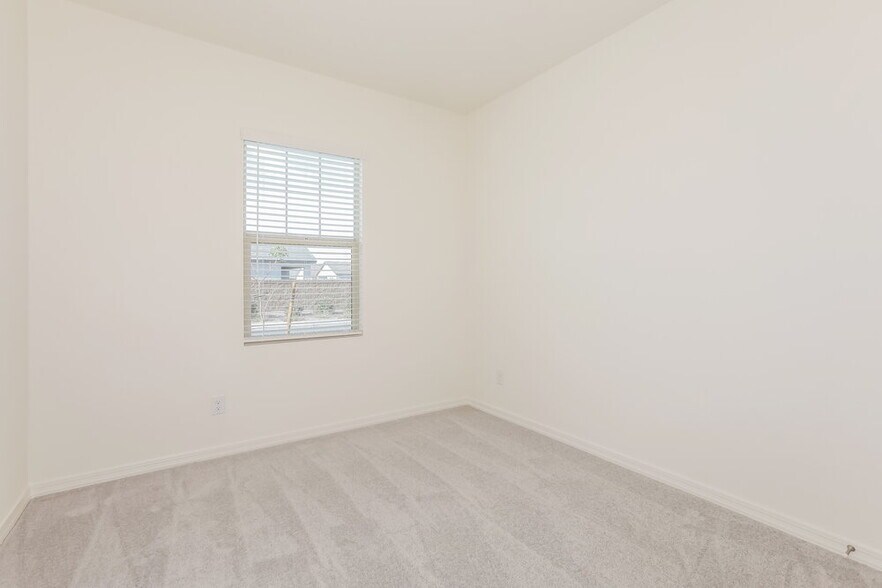 Building Photo - 32443 N Newby Dr