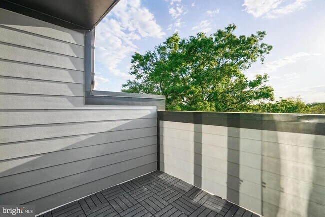 Building Photo - 1307 Longfellow St NW