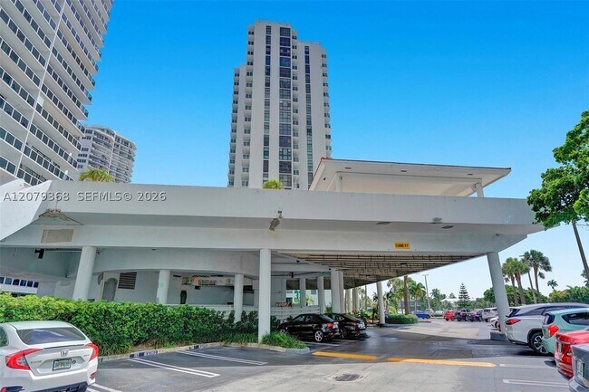 Building Photo - 20515 E Country Club Dr