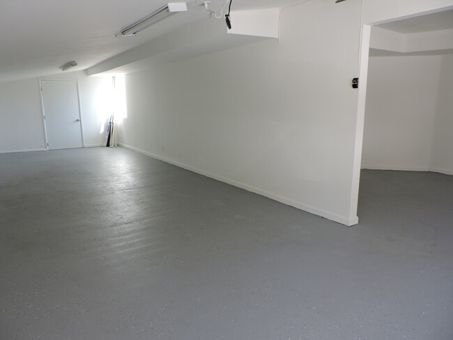 3 CAR GARAGE - 5220 Medina Rd