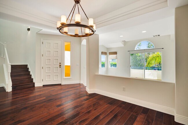 Building Photo - 6463 Zuma View Pl