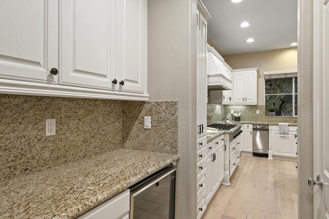 Building Photo - Gorgeous Estate Home In Encinitas Ranch