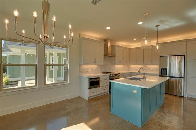 Building Photo - 300 Red Bird Ln