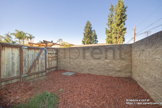 Building Photo - 490 Graves Ave