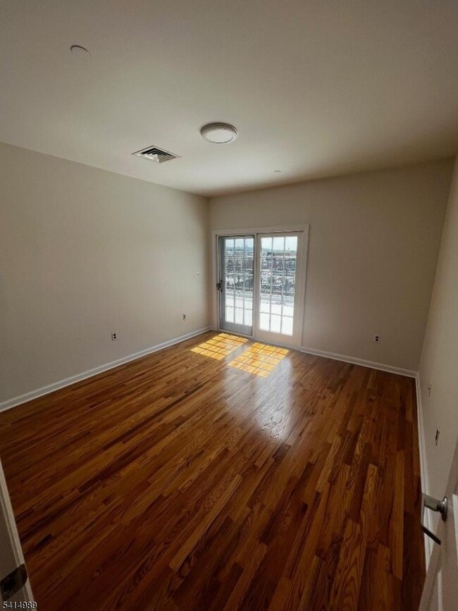 Building Photo - 53 W Palisade Ave