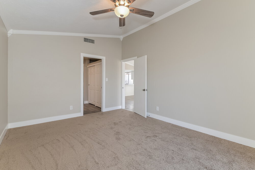 Building Photo - 7700 Blackbird Ave