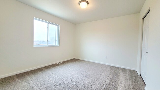 Building Photo - 1929 Blue Stem Ct