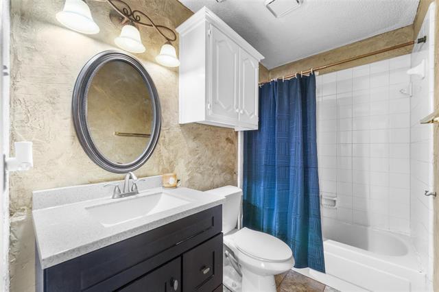 Building Photo - 629 N Parks Dr