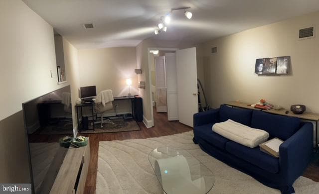 Primary Photo - 1906 Fairmount Ave