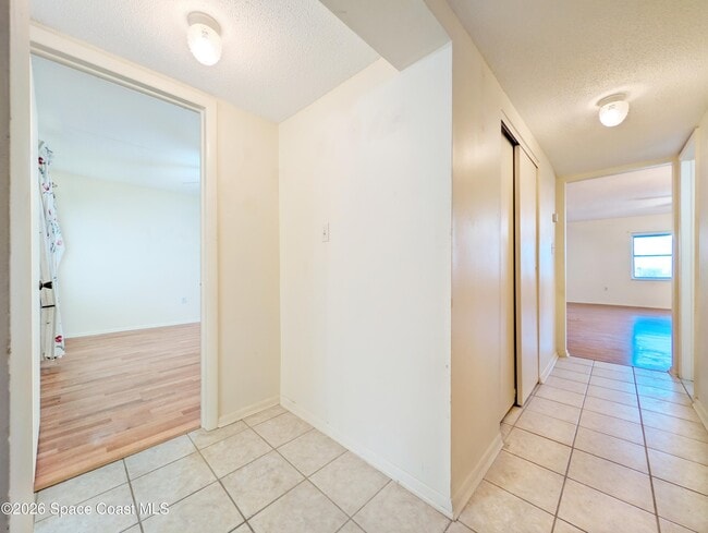 Building Photo - 190 E Olmstead Dr