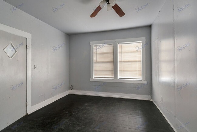 Building Photo - 1209 Gladiolus St