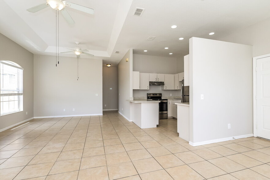 Building Photo - 504 N 7th St