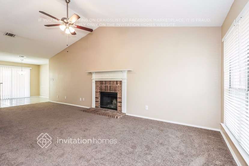 Building Photo - 4136 Hathaway Dr