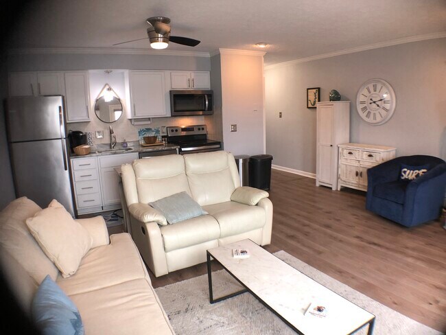 Building Photo - 102 Clarendon Dr