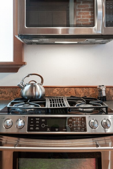 Building Photo - 3109 6th Ave