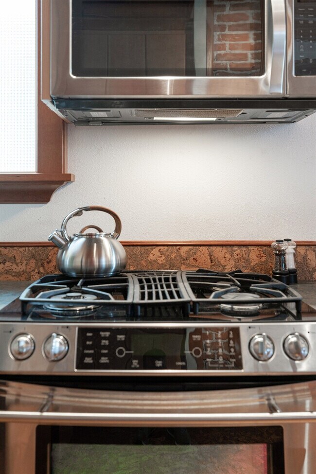 Building Photo - 3202 N 7th St