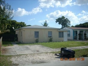 Building Photo - 1120 NW 3rd Ave