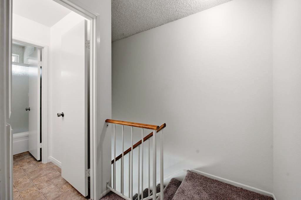 Building Photo - 28832 Conejo View Dr