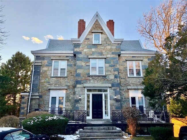 Building Photo - 77 Coggeshall Ave