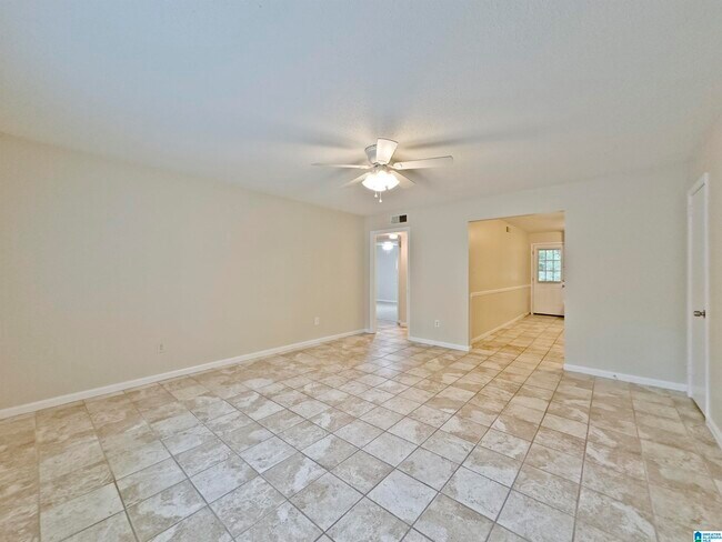 Building Photo - 3229 Westbrook Dr