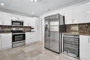 Building Photo - 13015 Biscayne Island Terrace