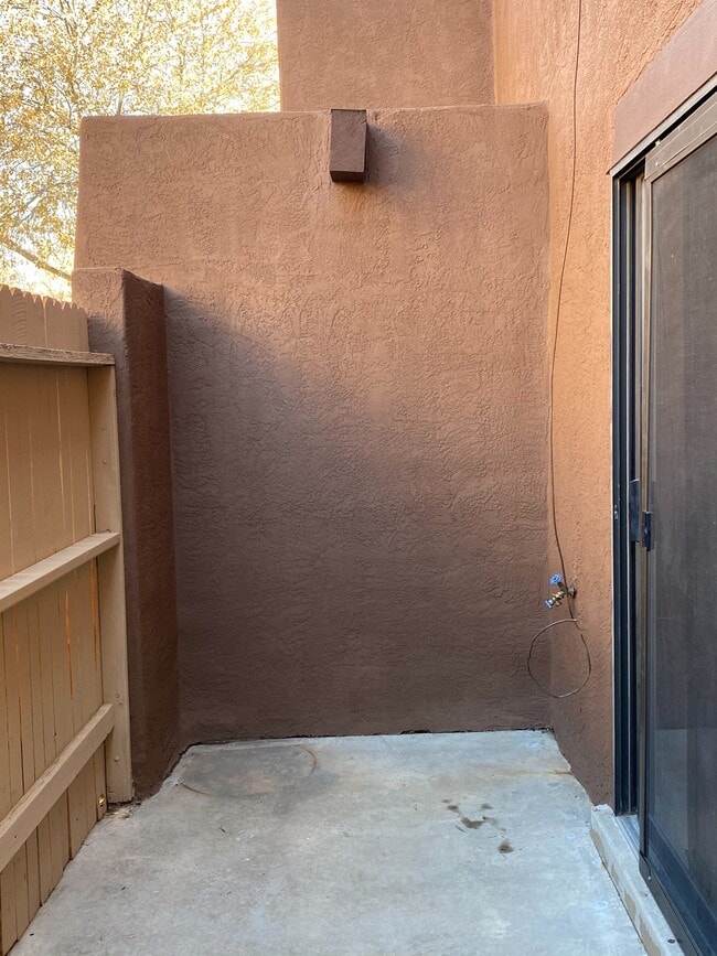 Building Photo - 5801 Lowell St NE