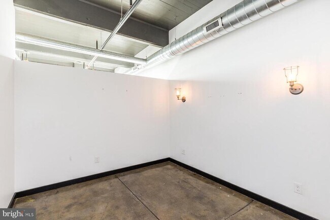 Building Photo - 1701 Tulip St