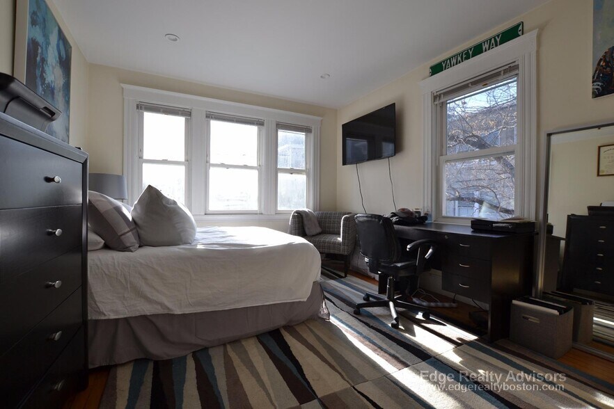 Building Photo - 18 Sawyer Ter
