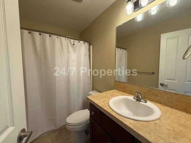 Building Photo - Cozy and Spacious Townhome w/ Deck & Balco...