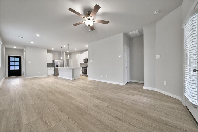 Building Photo - 6609 Lahna Oak Dr