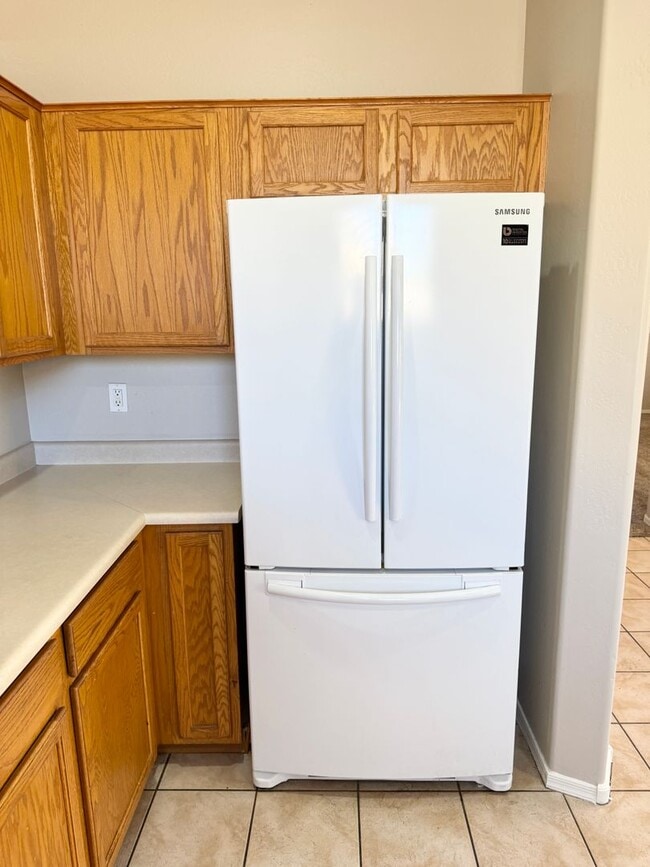 Building Photo - 4 Bedroom/3 Bath Single Level Home in Litchfield Park