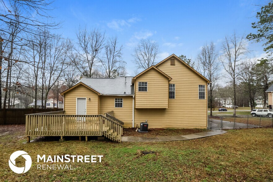 Building Photo - 111 Brandon Woods Cir