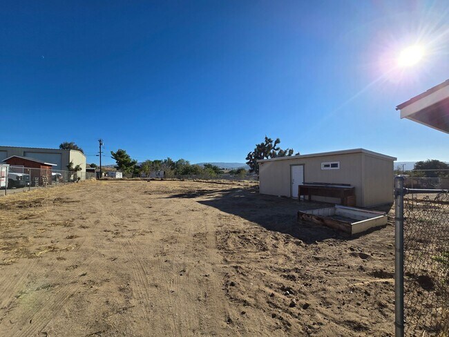 Building Photo - 4124 W Ave L 6