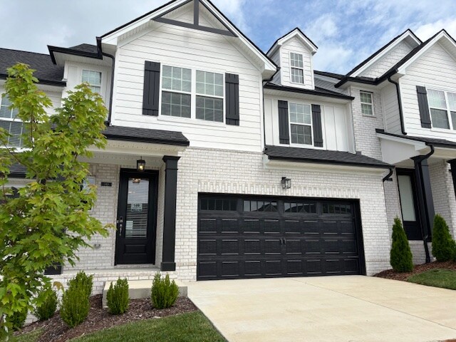 Primary Photo - 149 Lightberry Ln