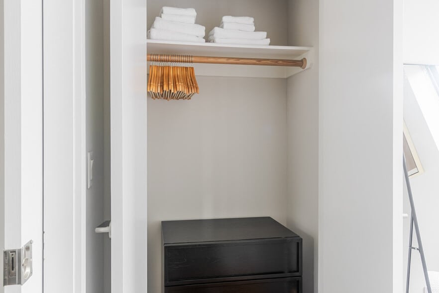 Building Photo - 515 W 47th St