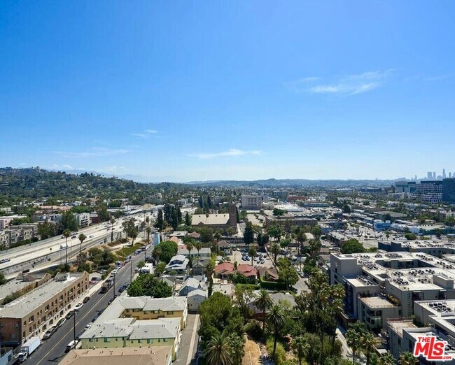 Building Photo - 1755 Argyle Ave